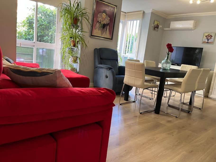 Triana Family Suites Séville Extérieur photo